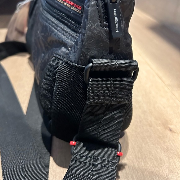 Ladies Hedgren Black Urban Bag NWT - Picture 14 of 14